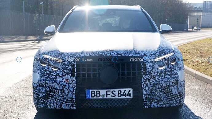 mercedes-amg-e53-wagon-spy-photos (14)