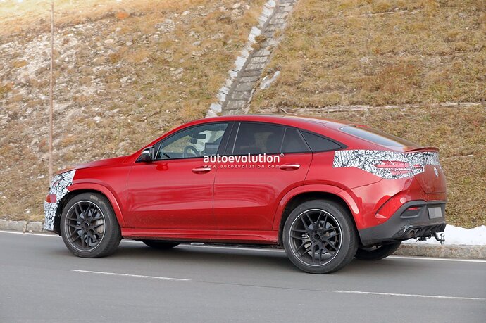 2023-mercedes-amg-gle-53-leaves-nothing-for-the-imagination-updates-are-imminent_16