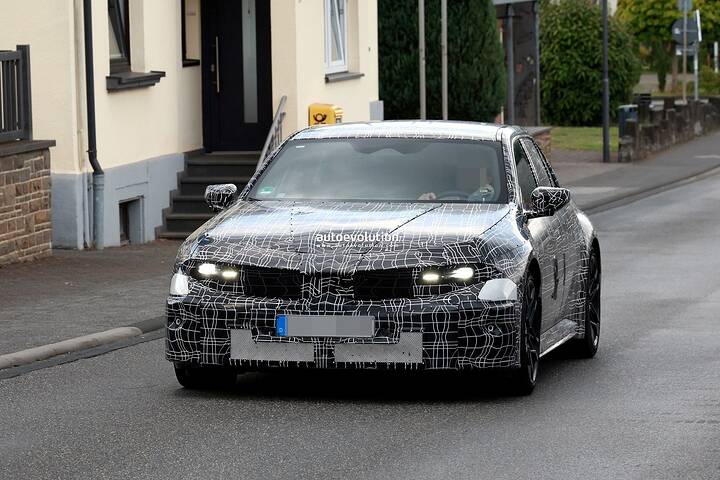 imgi_38_2028-bmw-m3-ev-spied-charging-after-serious-track-action_2