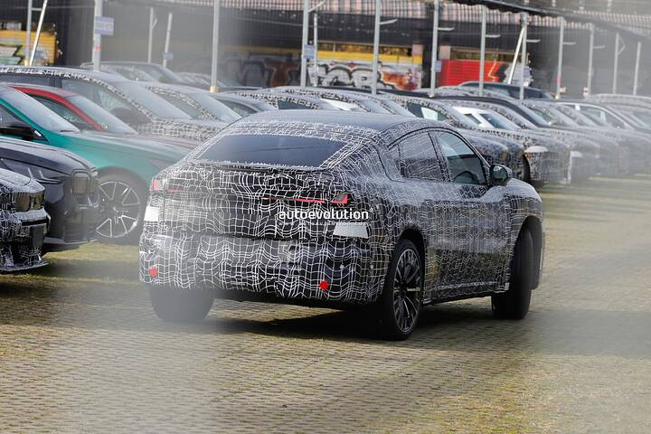 imgi_44_2027-bmw-ix4-gearing-up-for-launch-as-the-new-ix3s-sportier-looking-sibling_2