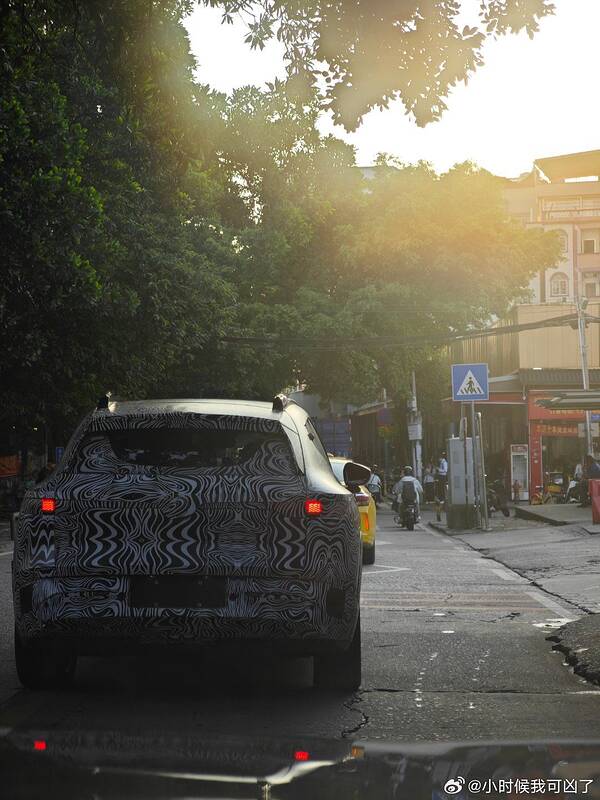 9e735071gy1i5elstup09j20u01407b1