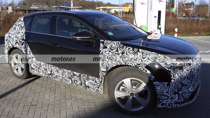 audi-q4-e-tron-facelift-2026-fotos-espia-2025111416-1764781206_15