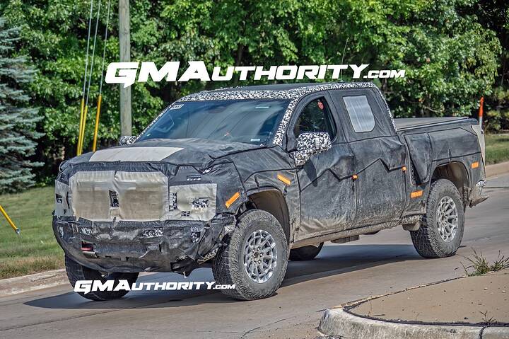 2027-Chevrolet-Silverado-ZR2-1500-Prototype-Spy-Shots-September-2025-Exterior-005