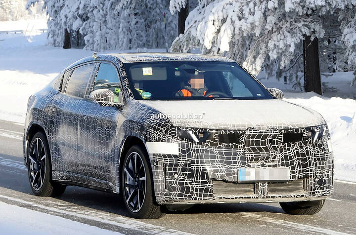 2027-bmw-ix4-spyshots-newcarscoops-0009