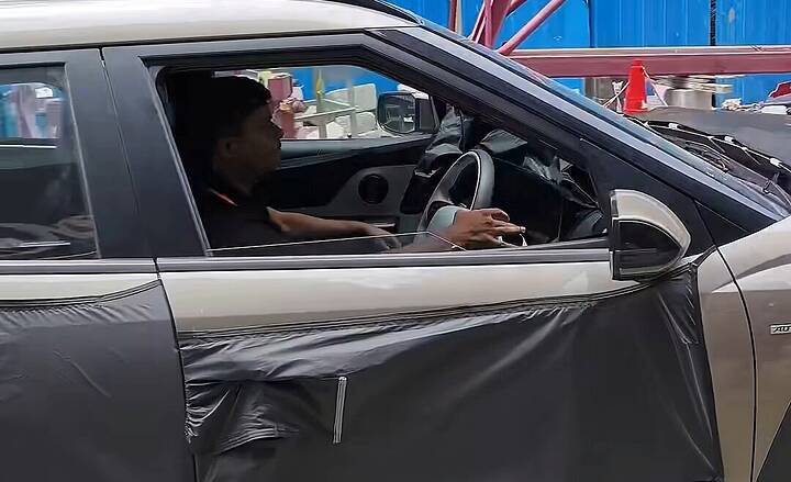 Upcoming Hyundai Bayon test mule spotted in Hyderabad #hyundaibayon #hyundai #hyundaiindia 0-11 screenshot