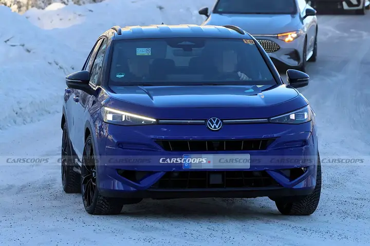 VW-T-Roc-R-Scoop-4-1536x1024