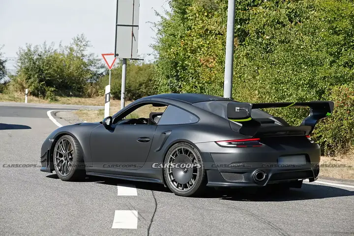 Porsche-911-GT2-RS-Slantnose-Scoop-10-1536x1025