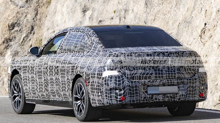 El nuevo BMW Serie 7 2026 se deja ver en nuevas fotos espía… y sí, los faros finos y polémicos siguen ahí 19