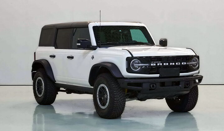 https___www.carscoops.com_wp-content_uploads_2023_09_Ford-Bronco-Chinese-Spec-5-1024x600