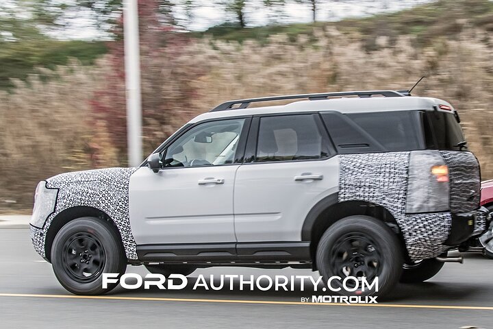 2025-ford-bronco-sport-refresh-potential-bronco-sport-raptor-prototype-spy-shots-november-2023-exterior-006-side