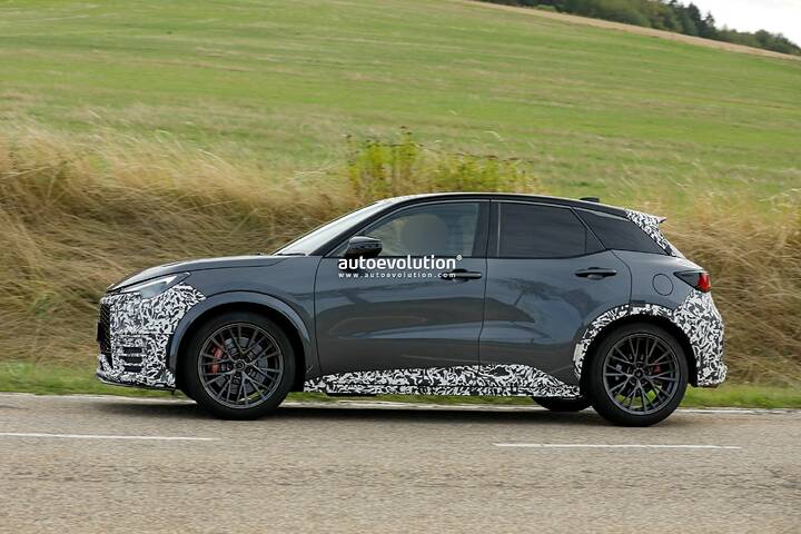 spy-photos-2027-lexus-lbx-morizo-rr-spied-with-minor-updates_9