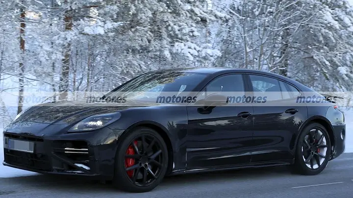 porsche-panamera-facelift-fotos-espia-2026112522-1770803199_4