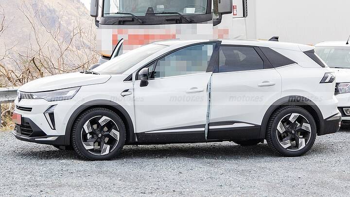 renault-symbioz-mhev-fotos-espia-2025106277-1737477095_1