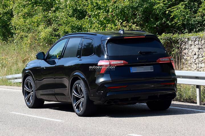 imgi_59_audi-s-all-new-sq7-caught-in-the-open-is-it-still-a-v8-powered-model_18