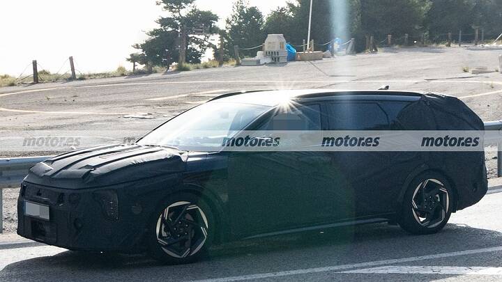 kia-k4-estate-2026-fotos-espia-2025109798-1756496603_8