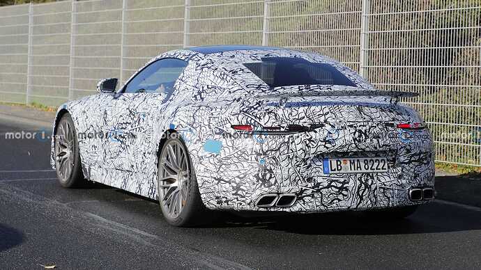 2023-mercedes-amg-gt-coupe-edition-1-spy-photo (9)