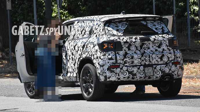 2023-jeep-junior-or-jeepster-spy-shots (5)