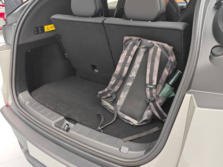 Tesla Model Y L six-seater_imgi_8_e59bbee78987-233-800x600