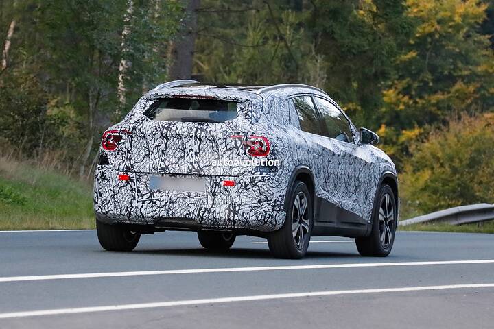 imgi_72_mercedes-next-gen-2027-gla-spied-with-new-details_11