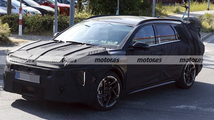 El nuevo familiar de KIA cazado en estas primeras fotos espía tiene algo del Optima… y apunta directo al Passat 8