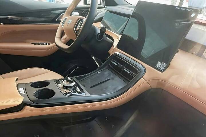 Geely Galaxy M7-image_20251214114857_1215_10-800x533