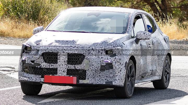 El nuevo Clio híbrido de 160 CV se queda corto, se descubre el secreto de Renault que apunta a las siglas RS 3