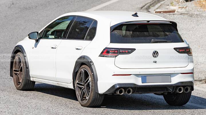 Volkswagen dudó sobre su continuidad pero habrá un nuevo T-Roc R, y estas fotos espía lo confirman 12