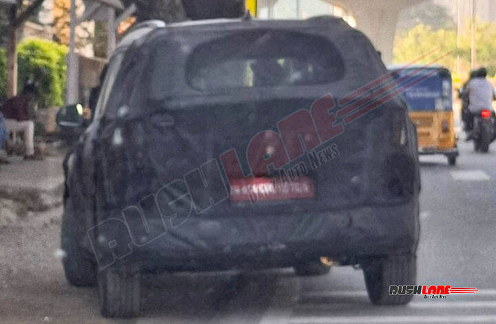 2025-kia-carens-facelift-spied-in-andhra-pradesh
