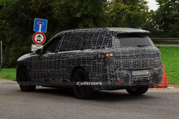 BMW-iX7-00012-1536x1024