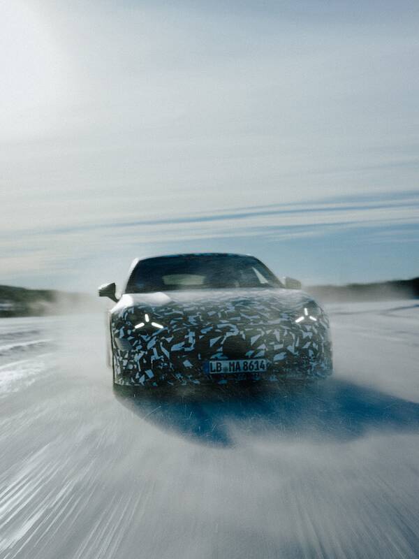2027 Mercedes-AMG GT4 EV_newcarscoops_6f55b4