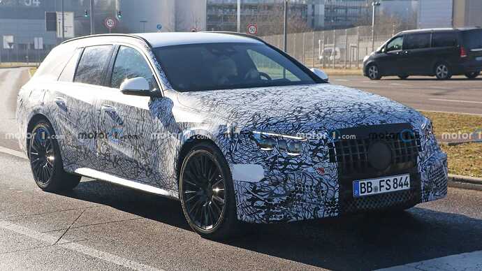 mercedes-amg-e53-wagon-spy-photos (13)
