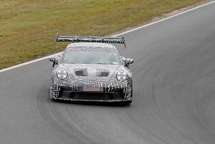 porsche-911-gt3-rs-mr-by-manthey-wants-to-be-crowned-the-new-king-of-the-ring_26