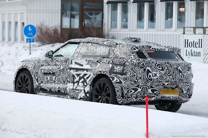 2026-range-rover-velar-successor-spy-shots--photo-via-baldauf_100956299_h