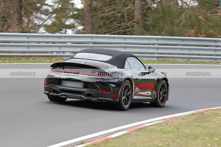 porsche-911-facelift-2024-fotosbbbbbbbbbbbbbb-espia-nurburgring-2024101745-1714068846_23