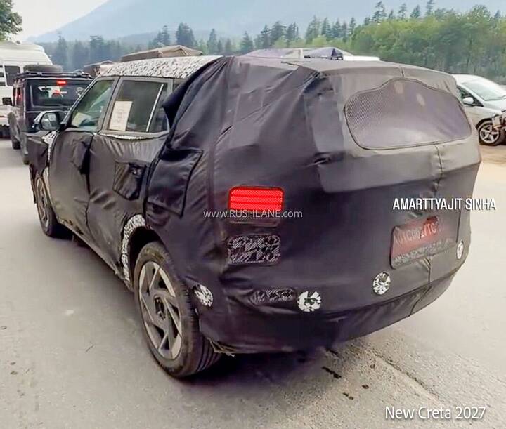 2027-hyundai-kona-spied-in-manali-newcarscoops-3-1068x907