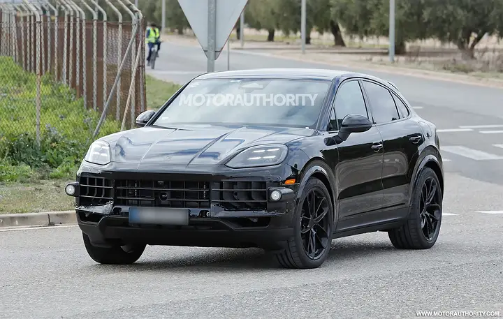 2027-porsche-cayenne-coupe-facelift-spy-shots--photo-via-baldauf_100953880_h