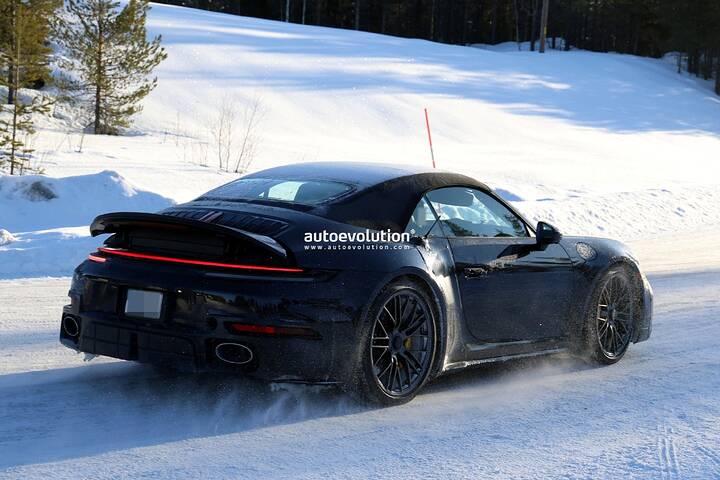 imgi_75_spy-photos-new-porsche-911-turbo-touring-shows-flush-automatically-extending-spoiler-267023_1