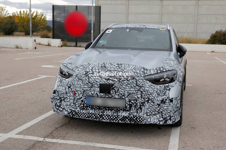imgi_60_2027-mercedes-amg-glc-eq-spied-with-less-camouflage_15
