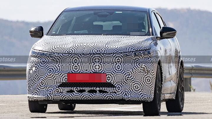 Cazado el nuevo Renault Megane que llega en 2026, su renovado diseño comienza a descubrirse 5