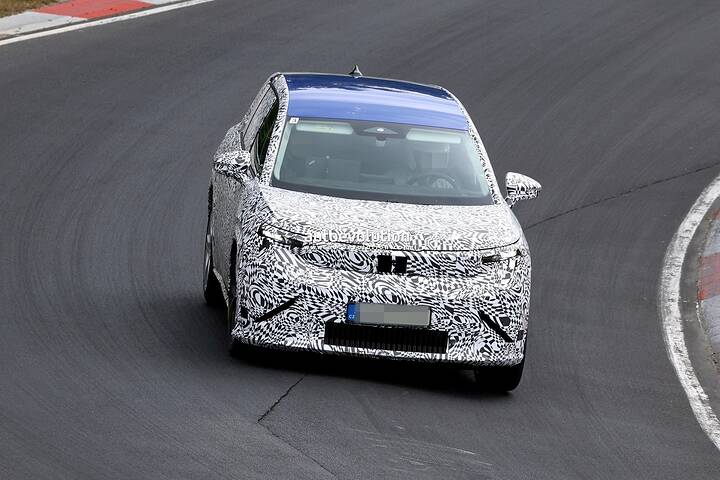 imgi_46_2026-skoda-eviatiq-people-carrier-spied-boasting-vision-7s-concept-styling-influences_10