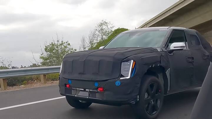 First ever Kia Electric Pickup Test Mule_2