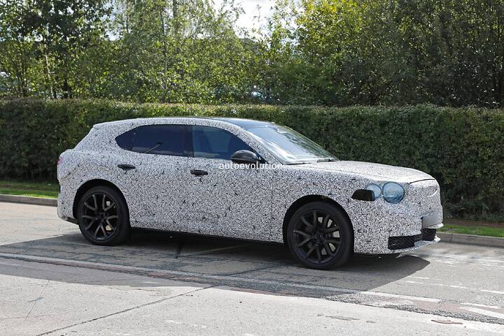 imgi_61_bentley-s-urban-ev-identifies-as-a-smaller-bentayga-in-new-spy-shots_6
