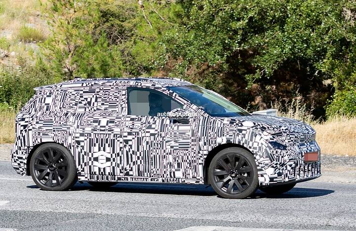 imgi_63_2026-skoda-epiq-spied-looking-sharp-small-electric-suv-features-concept-styling-cues_22
