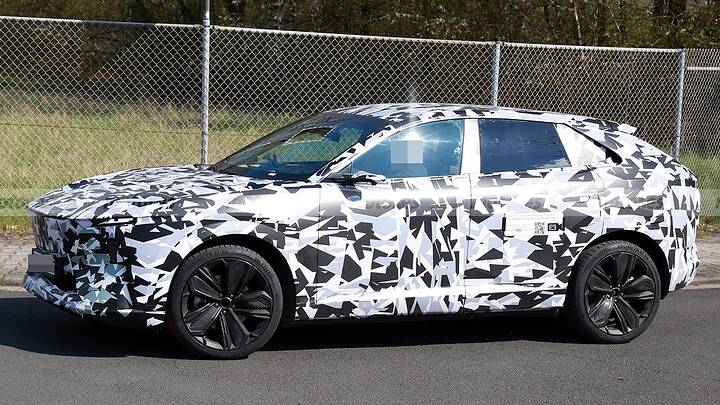 Following the Mazda6e comes a new SUV, the electric Mazda CX-6e has been spotted in Europe 7