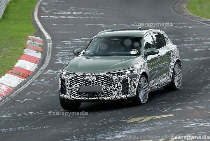 Yesterday, the new Audi RS Q5 Sportback made its first appearance on camera. The standard Audi R (1)