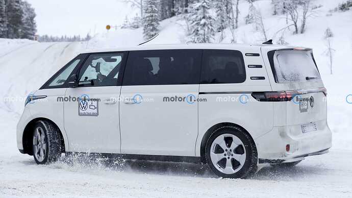 2024-volkswagen-id.-buzz-lwb-spy-photo (7)