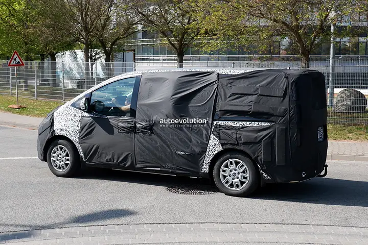 starship-like-hyundai-staria-minivan-is-finally-getting-ev-power_12
