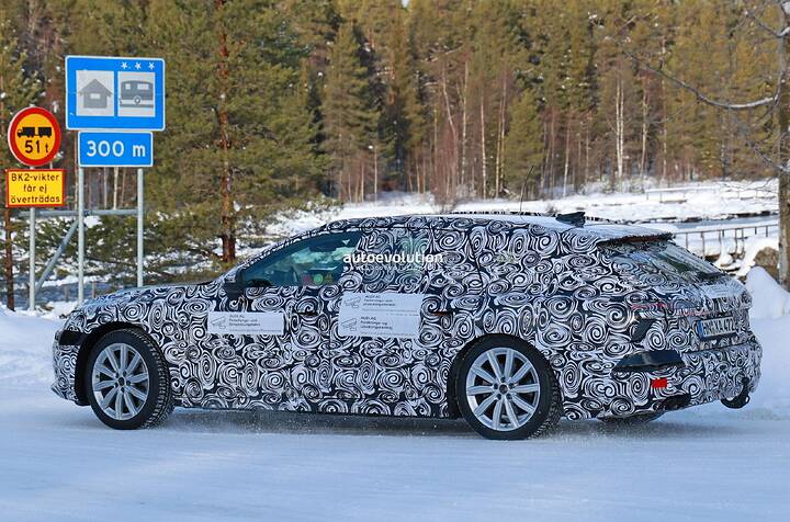 2025-audi-a7-avant-kicks-up-snow-during-cold-weather-testing_8
