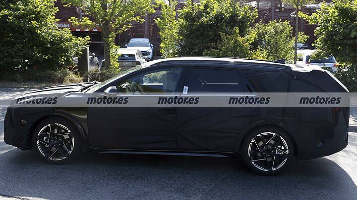 El nuevo familiar de KIA cazado en estas primeras fotos espía tiene algo del Optima… y apunta directo al Passat 13