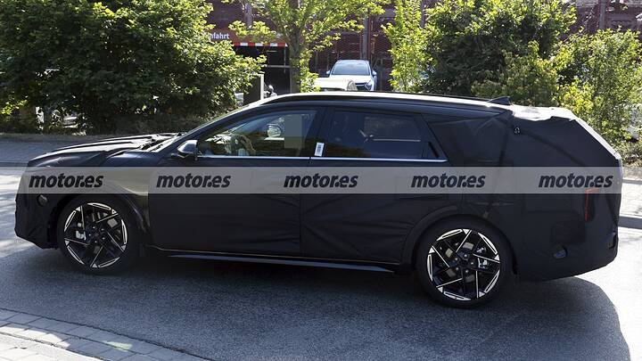 El nuevo familiar de KIA cazado en estas primeras fotos espía tiene algo del Optima… y apunta directo al Passat 14